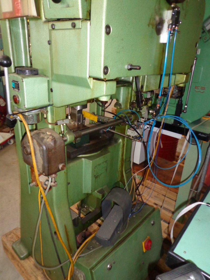PRESSE MECANIQUE “ESSA” TYPE PL-25