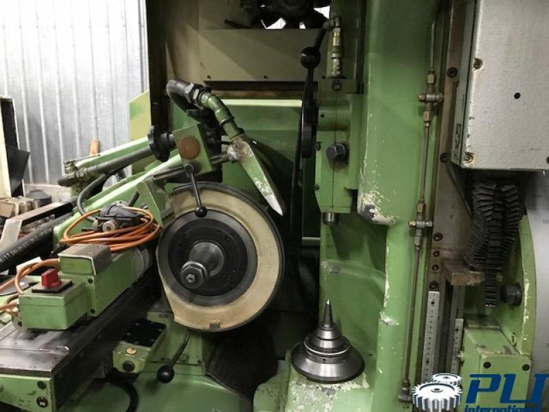 Gear grinding machine – Reishauer RZ 300E