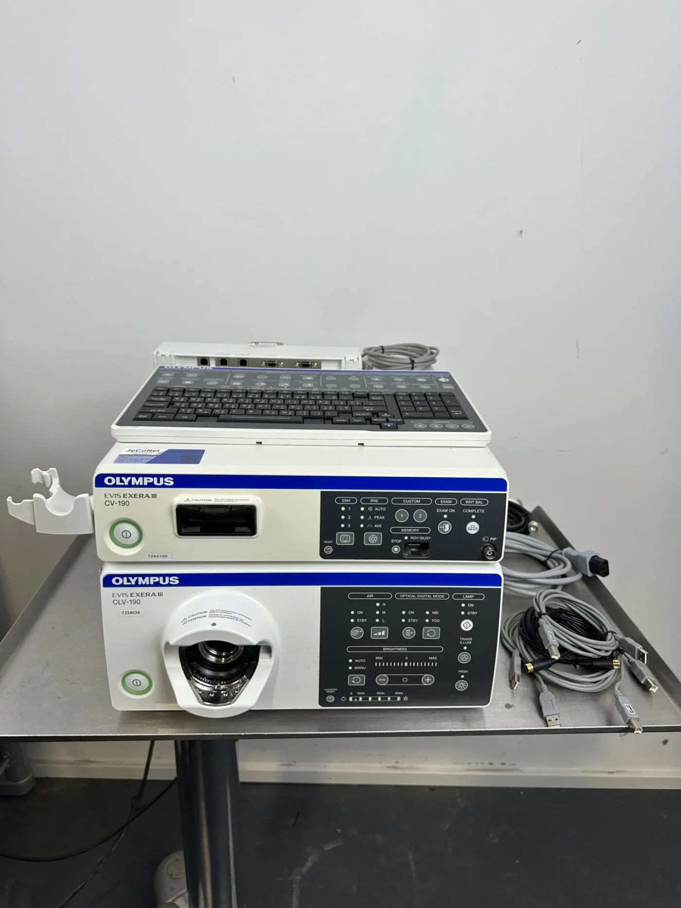 Olympus Evis Exera III Videoprozessor CV190 & Lichtquelle CLV 190 SET - 2