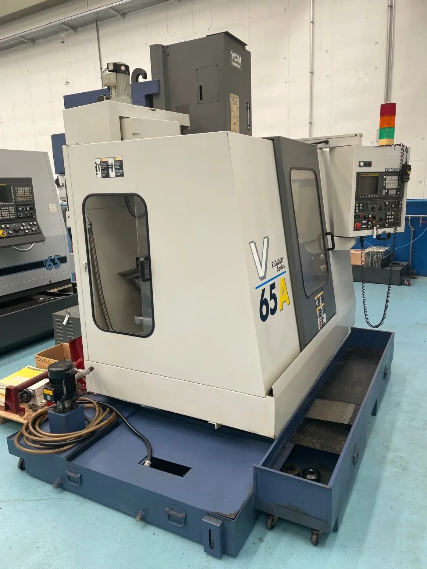 023145 - SUPERMAX YCM - V 65A - 1