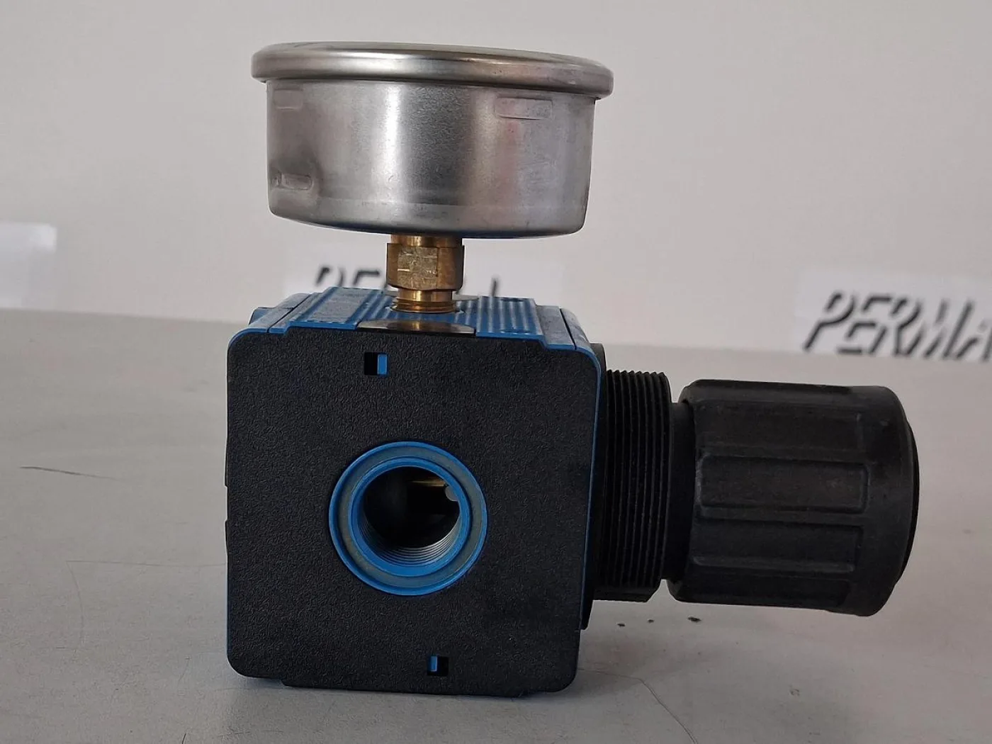 Pressure Regulator with WIKA Pressure Gauge - 7