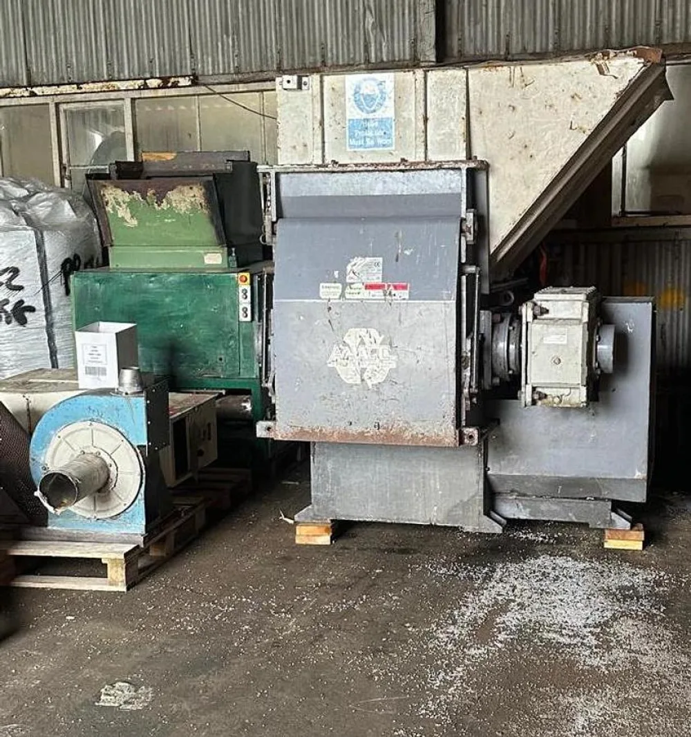 2012 Genox GXS4080 Slow-speed Shredder W/RAM