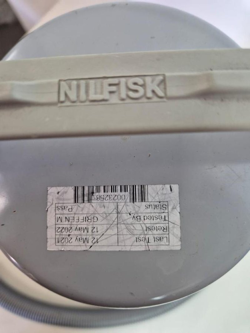 Nilfisk GM80 Vacuum Cleaner
