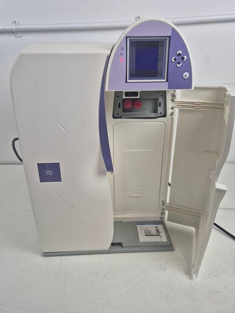 Millipore Elix Advantage Water Purification System