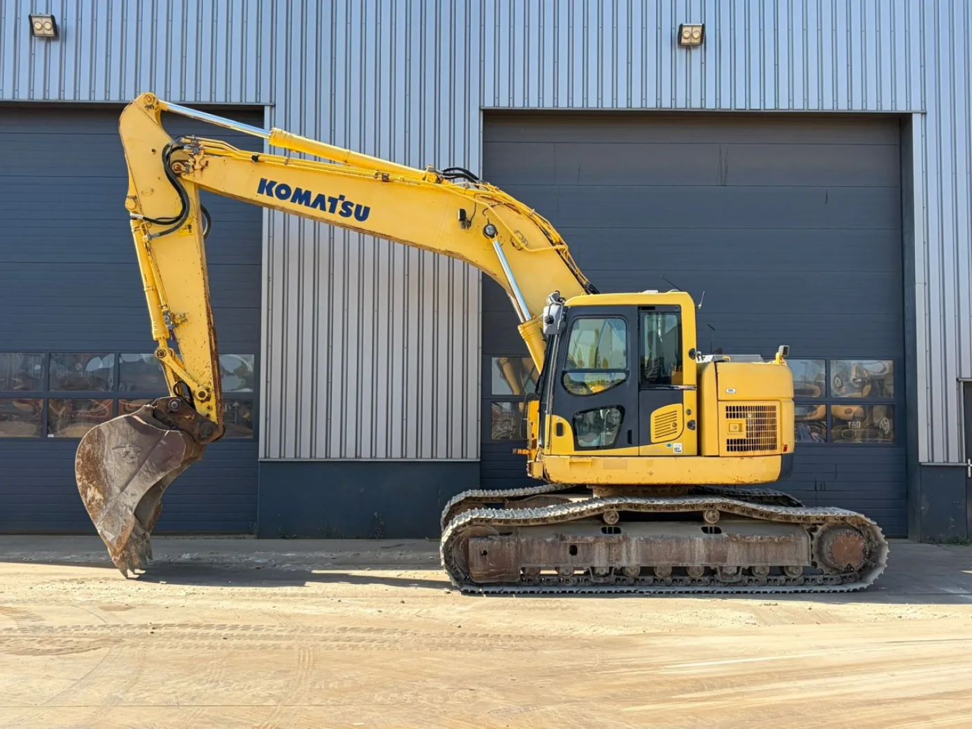 Komatsu PC228USLC-8 - 1