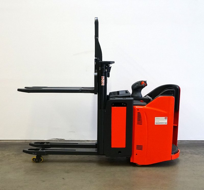 Hochhubwagen Linde D 12 SP 133 (2021)