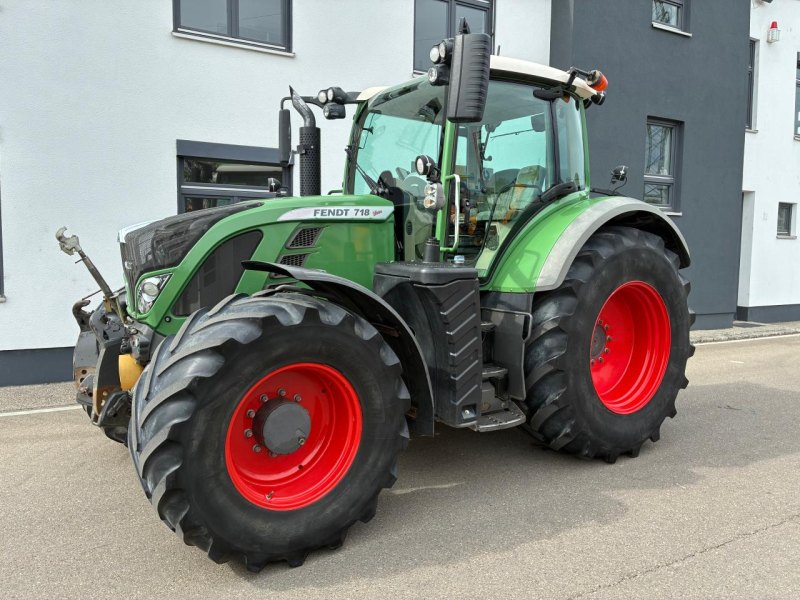 Schlepper Fendt Vario 718 SCR Profi Plus