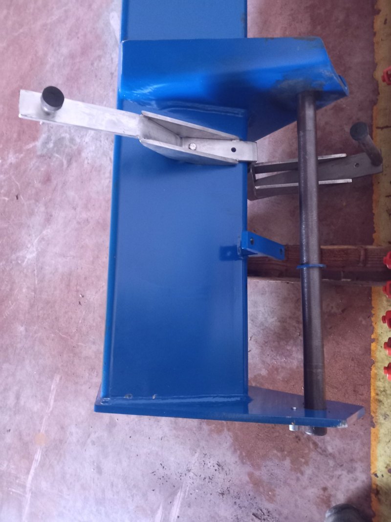 GRU A COLONNA CON BRACCIO IN TRAVE E TIRANTE – ATA – MOD.CCV 200 / 3