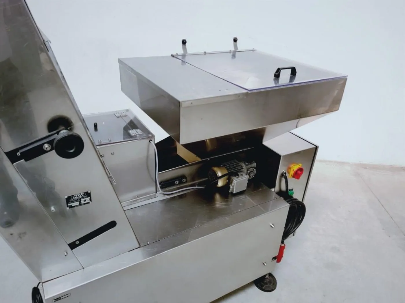 ALIMENTATORE ORIENTATORE TAPPI – ADV – MOD. 805 - 7