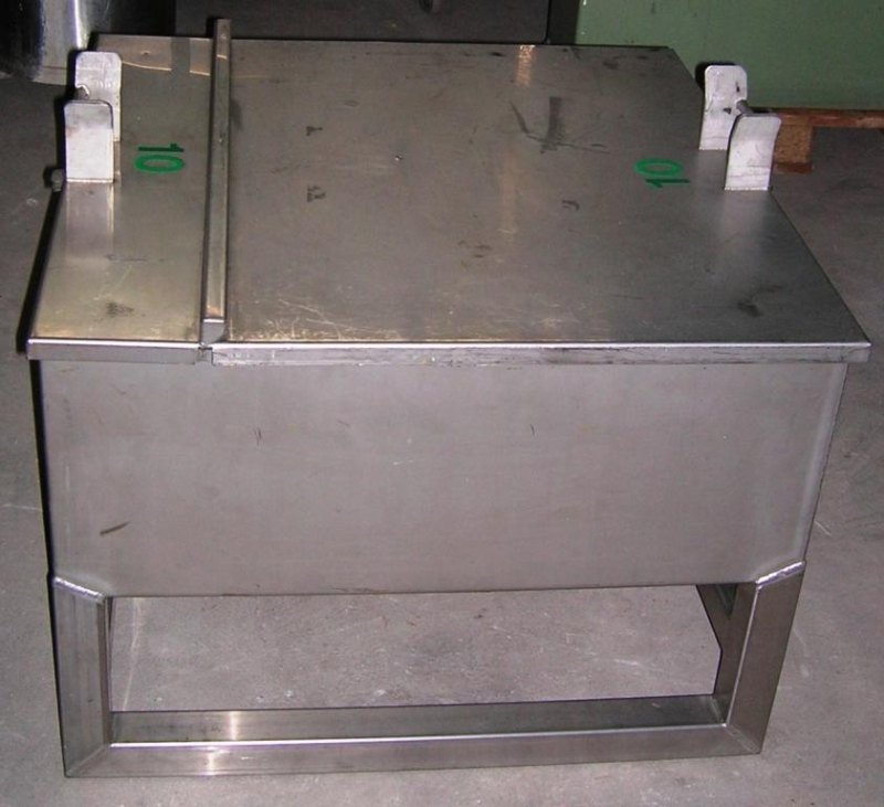 SERBATOIO ALIMENTATORE DI POLVERI SOVRAPPONIBILE – BSI – CONT. COMP. 200L