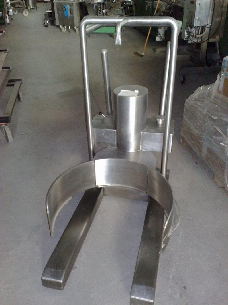 CARRELLO ELEVATORE PORTAFUSTI IDRAULICO – CORA