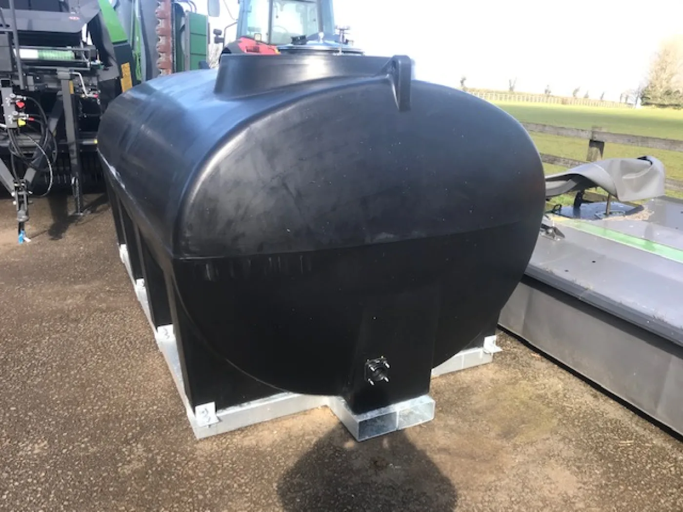 Enduramaxx 6000L Sprayer refill tank - 4