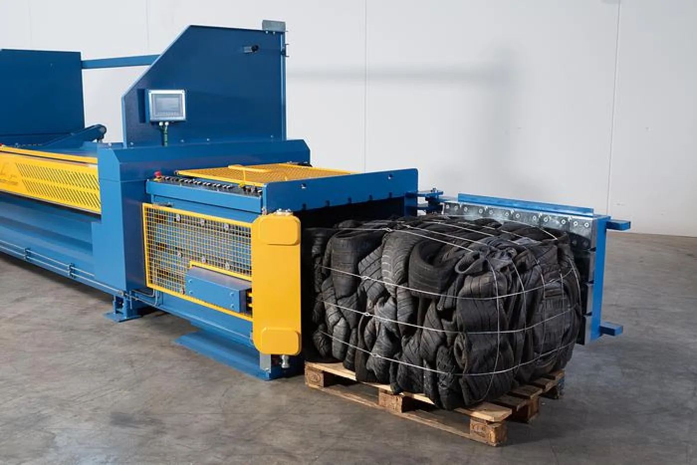 2024 Austropressen Tyre Baler - 1