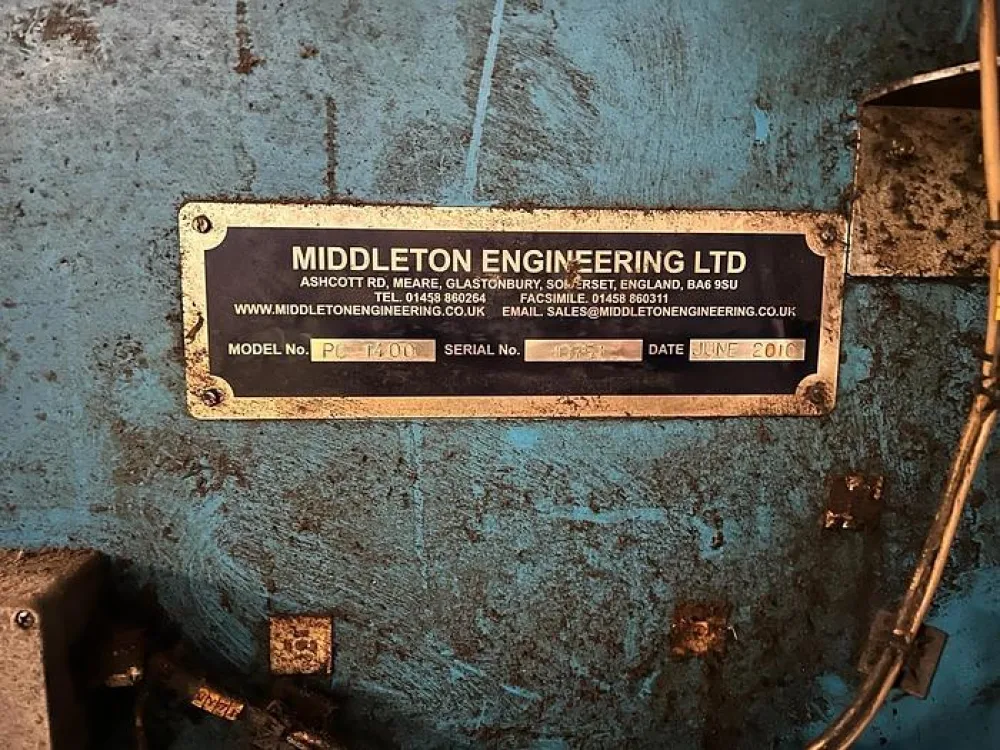 2010 Middleton Engineering Extec PC 1400 Baler and Conveyor