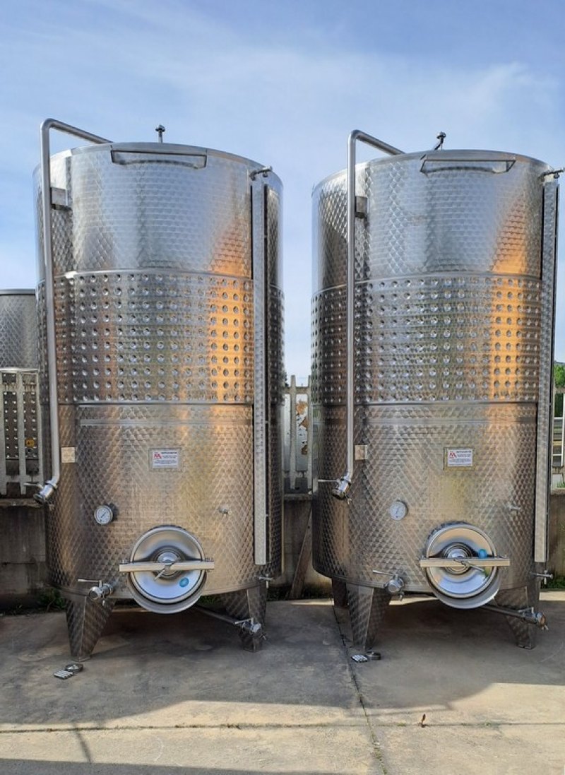 STAILESS STEEL TANK CAPACITY LITERS 5000 (50 HL) STORAGE/VINIFICATION MODEL, CONICAL BOTTOM WITH BAND, NEW EQUIPMENT