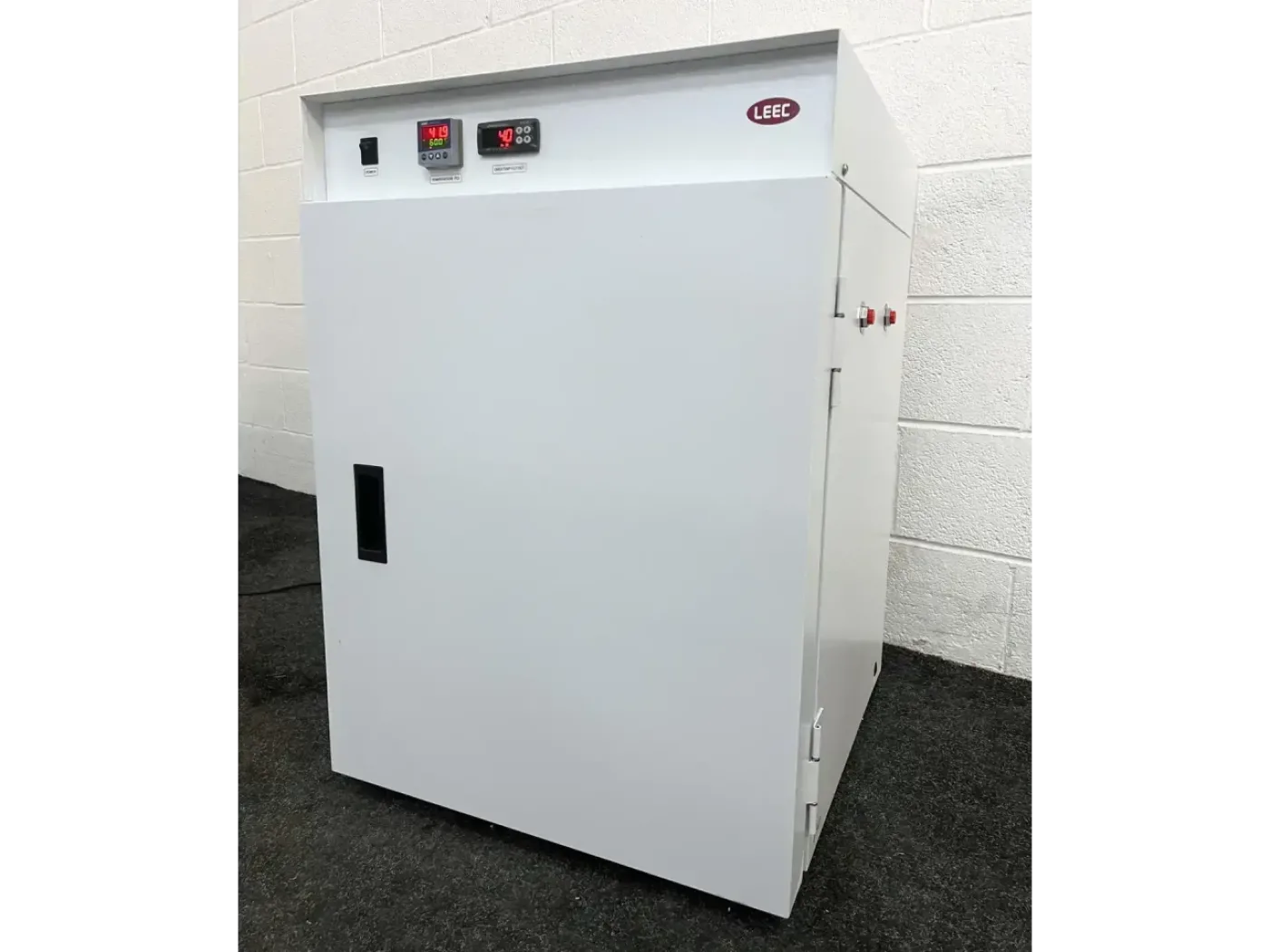 LEEC SFC2 Humidity Cabinet - 1
