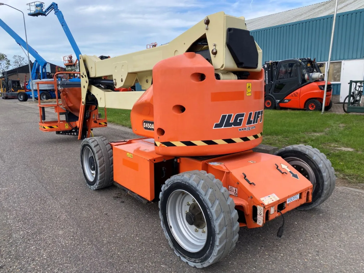 JLG E450AJ - 7