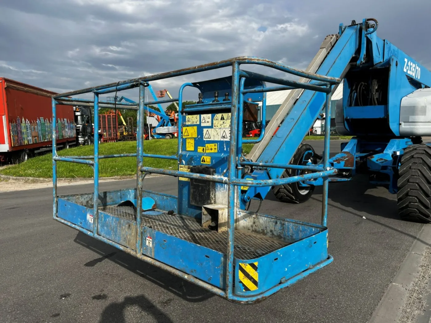 Genie Z-135 - 8