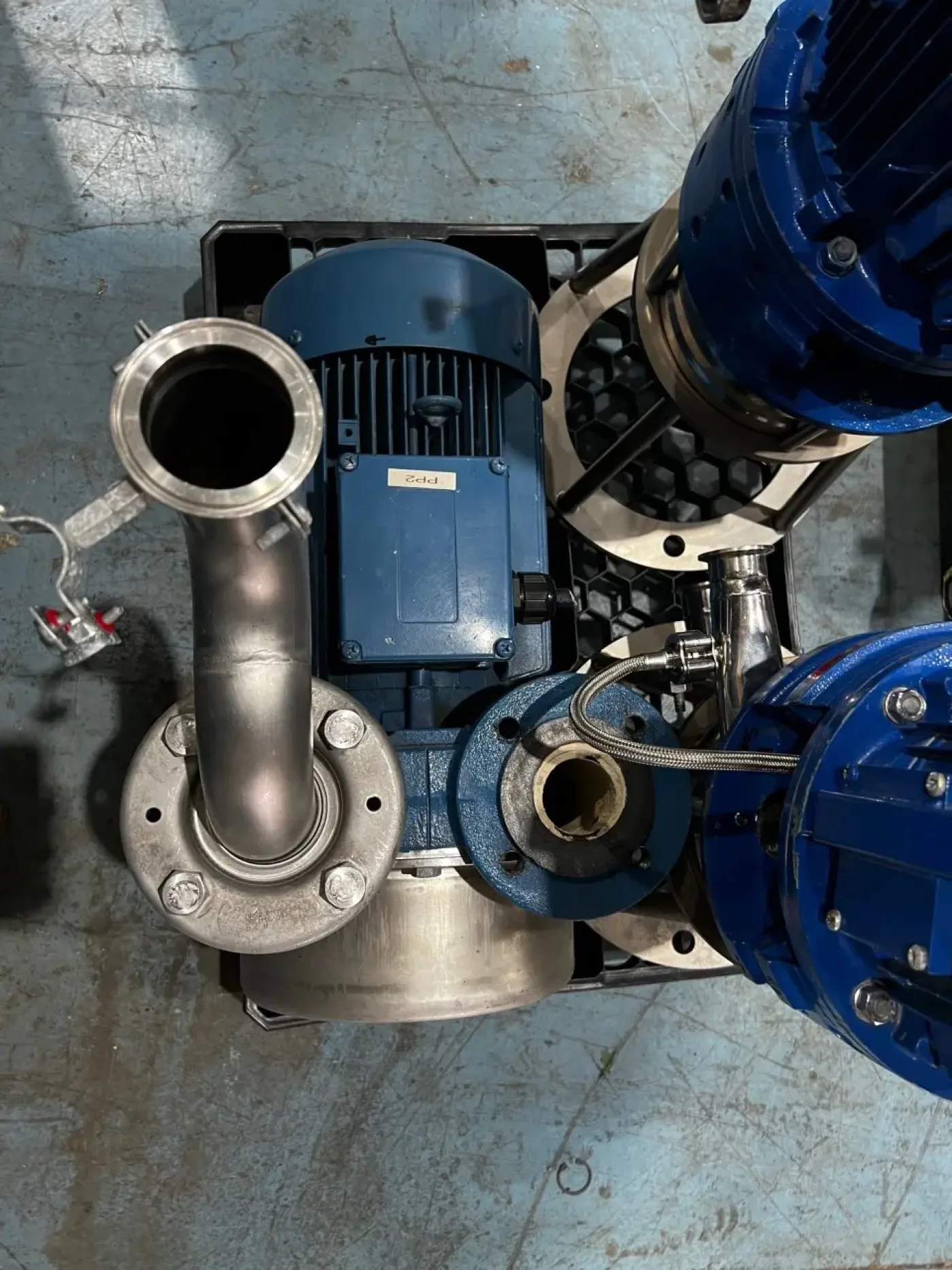 USED STAINLESS STEEL VACUUM PUMP 5.5 kW - 6