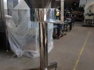 ALIMENTATORE VIBRANTE A TAZZA PER TAPPI – OZAF