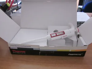 PIPETTA MONOCANALE A VOLUME FISSO – THERMO SCIENTIFIC – MOD. FINNPIPETTE F1