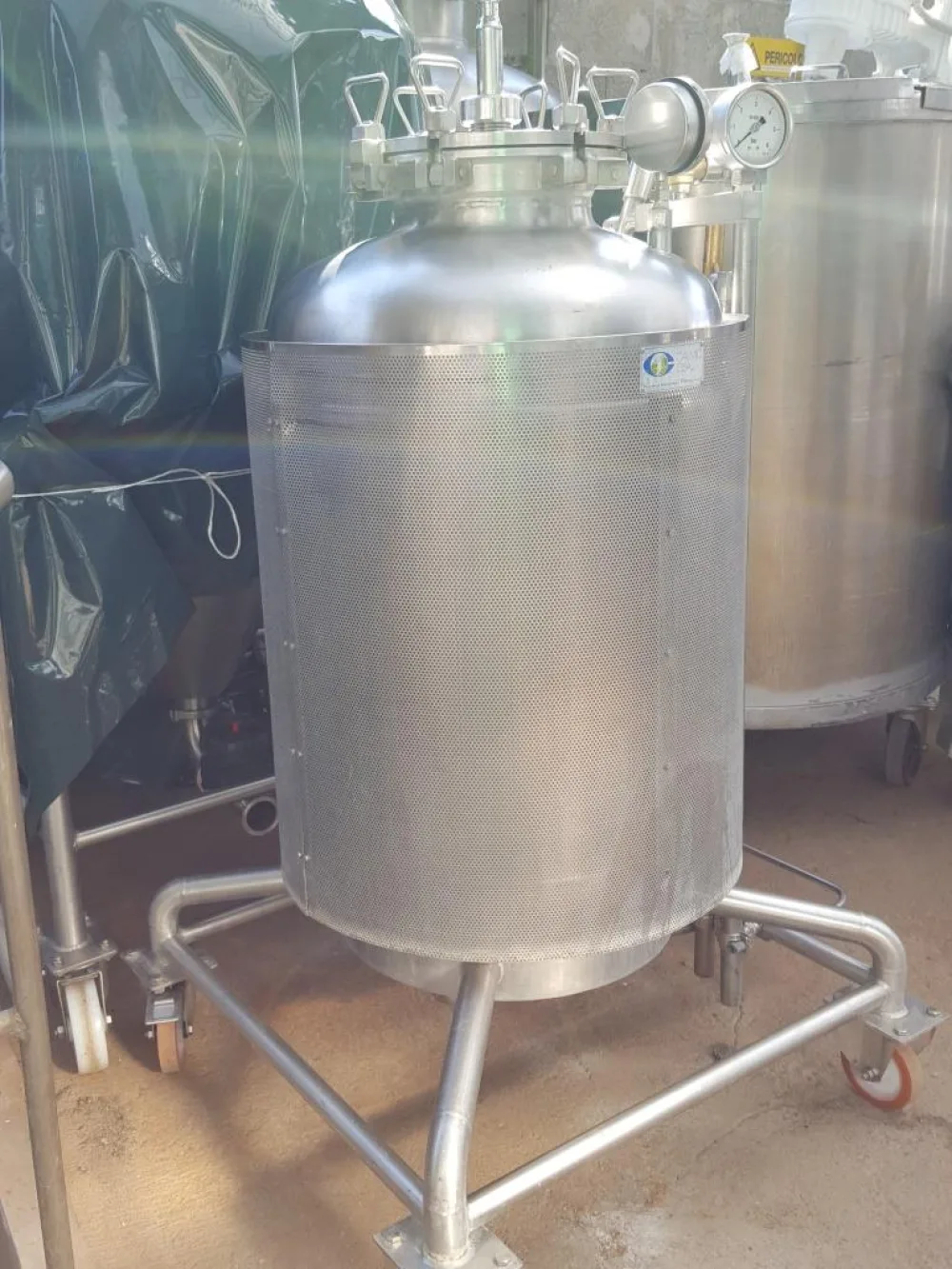 SERBATOIO INOX CARRELLATO – CALMIC CISA MOD. 200 L