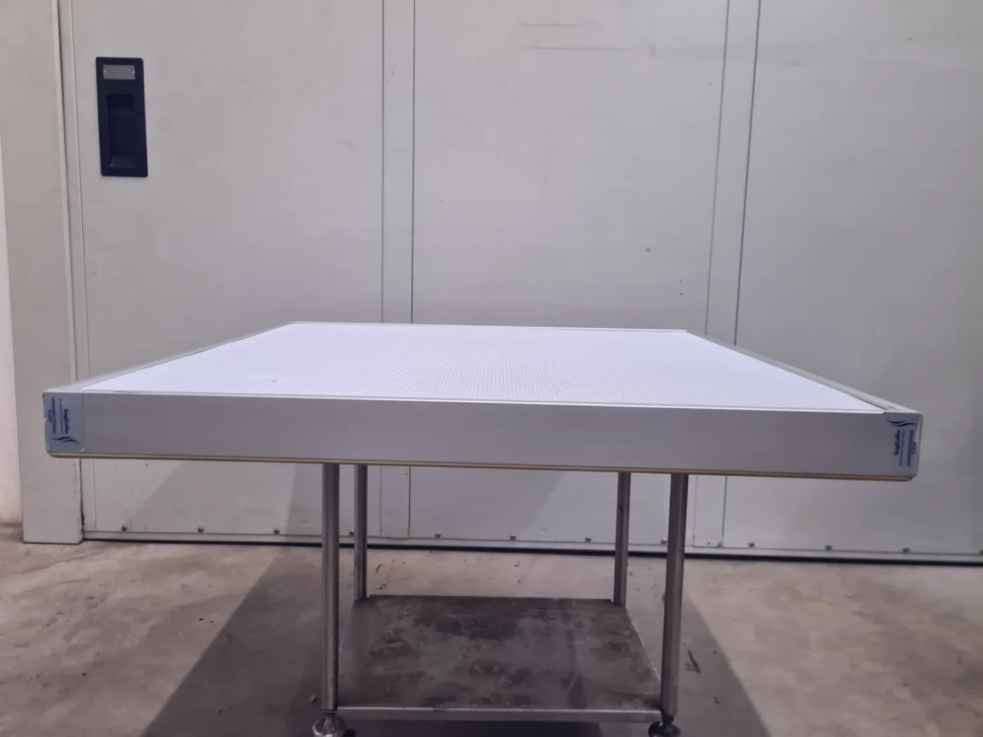 UNITÀ A FLUSSO D’ARIA LAMINARE – STERIL – MOD. MVF/3 - 2