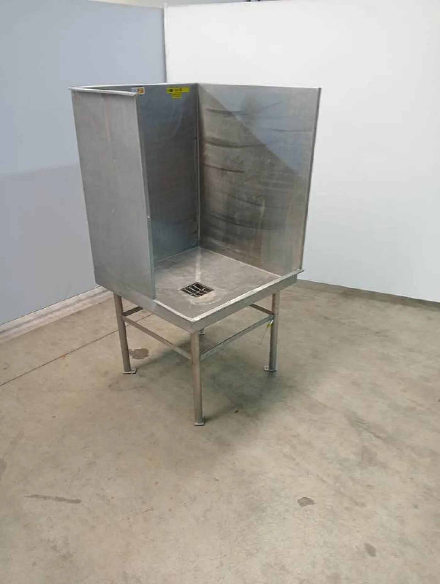 Head wash cabinet - 1