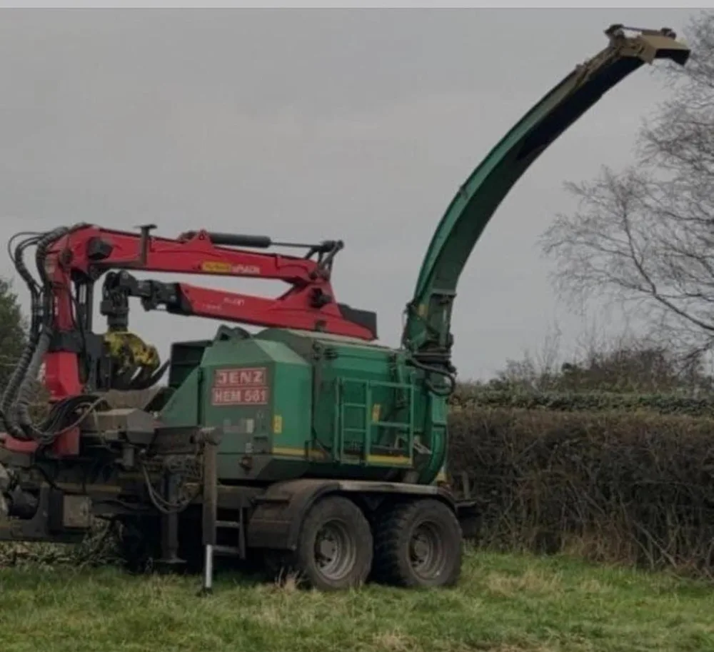 2016 JENZ HM 561 Wood Chipper W/PAL Crane