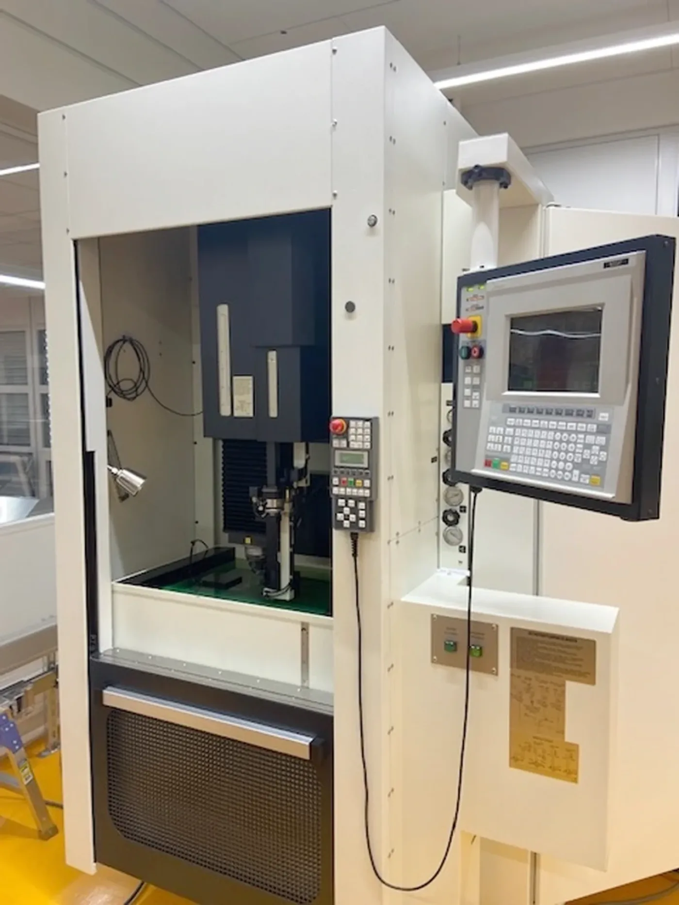 022179 - MAKINO EDNC 30F - 1