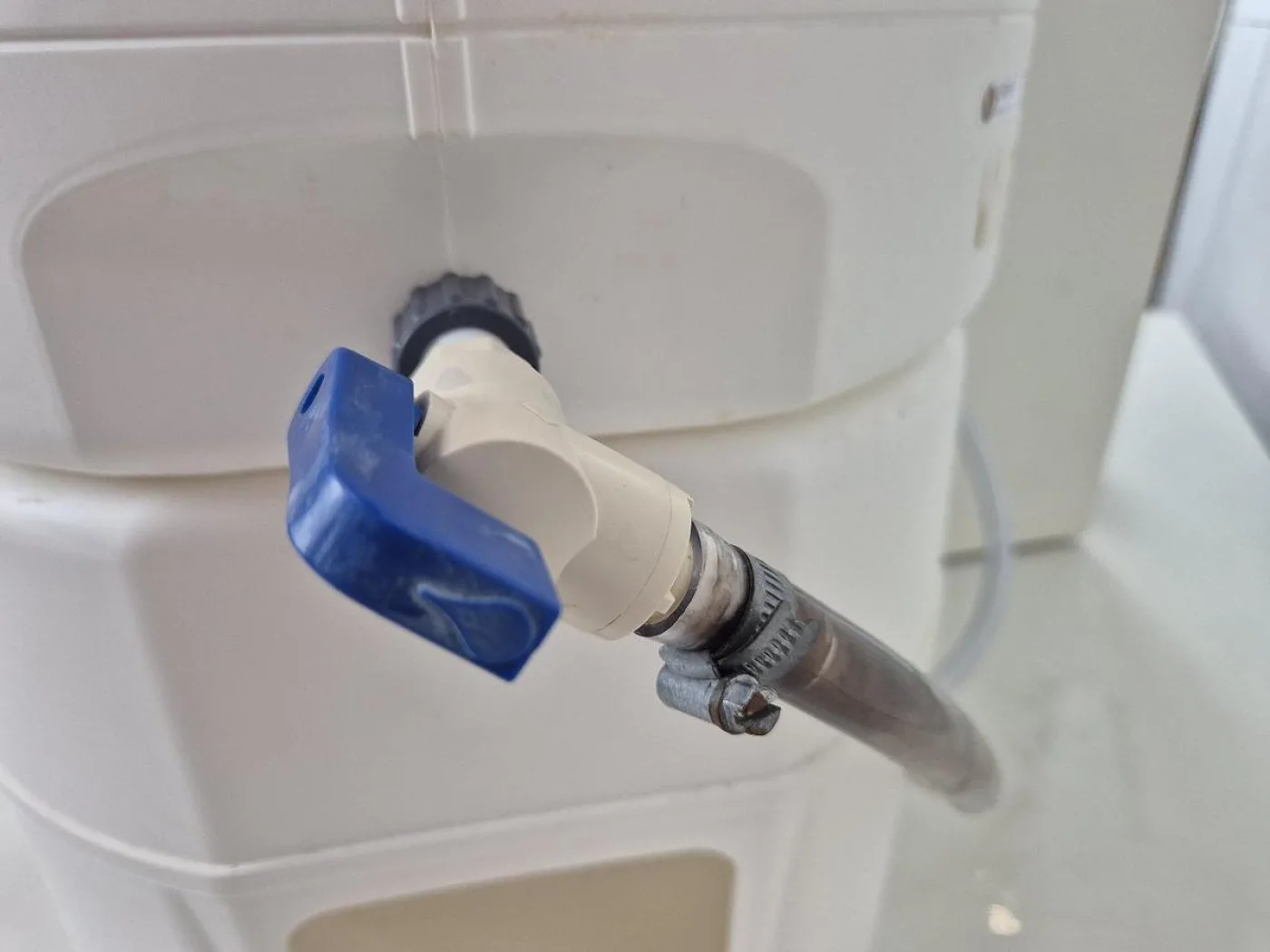 Millipore Sigma RioS Essential 24 Water Purification Tank - 6