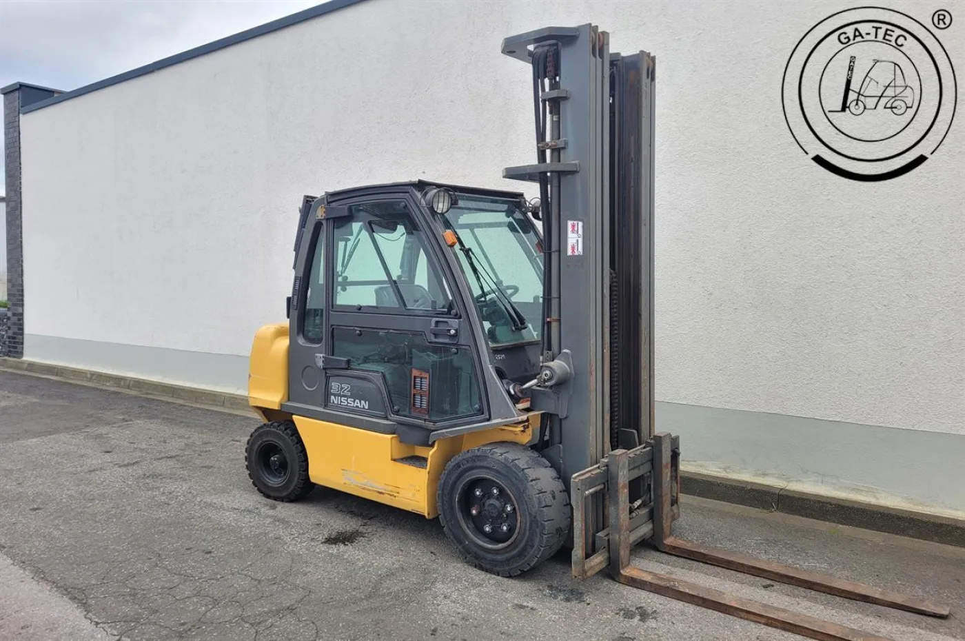 Nissan YG1D2A320 - 4