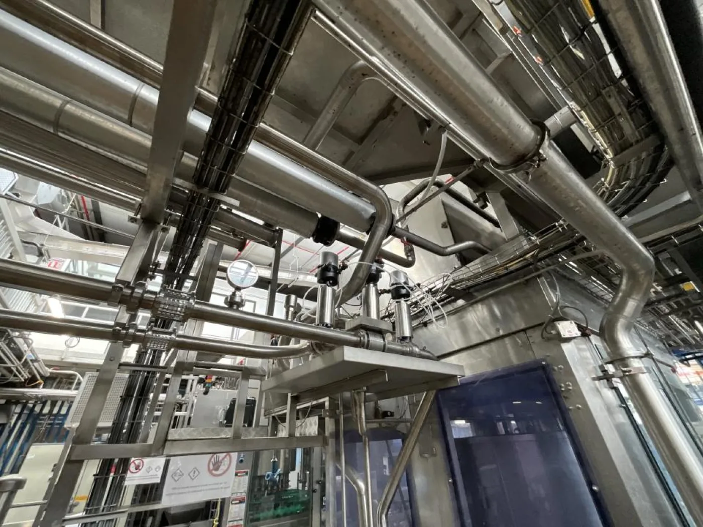 1987 Serac Serac AN3R30 Rotary Syrup Bouteille Fill Rotary Syrup Bouteille Remplissage and Capping Machine - Line 3 - 6