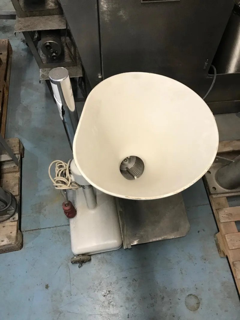 USED TR-100 CENTRIFUGAL SIEVER