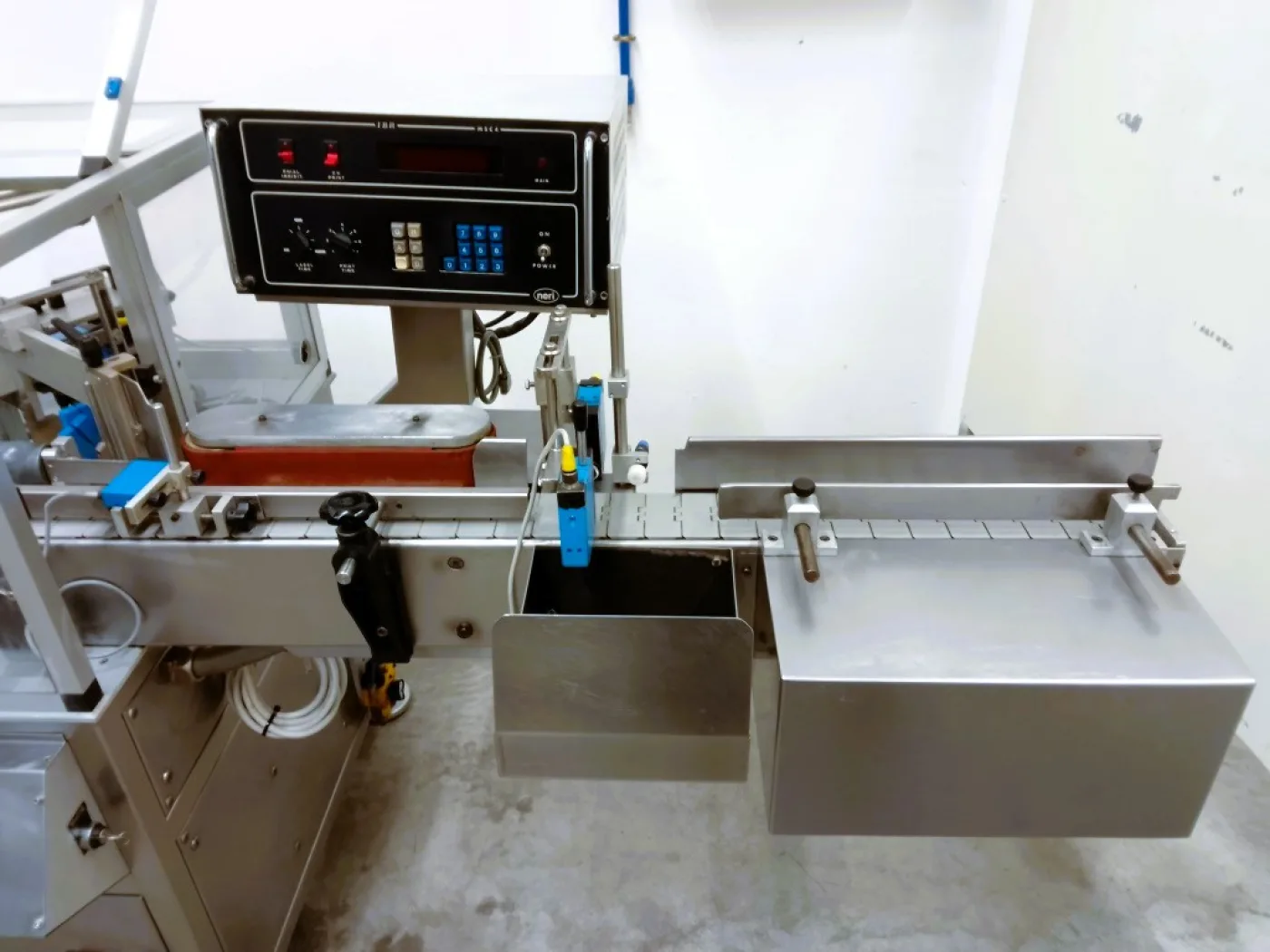ETICHETTATRICE – NERI – MOD. ETA 300 - 6