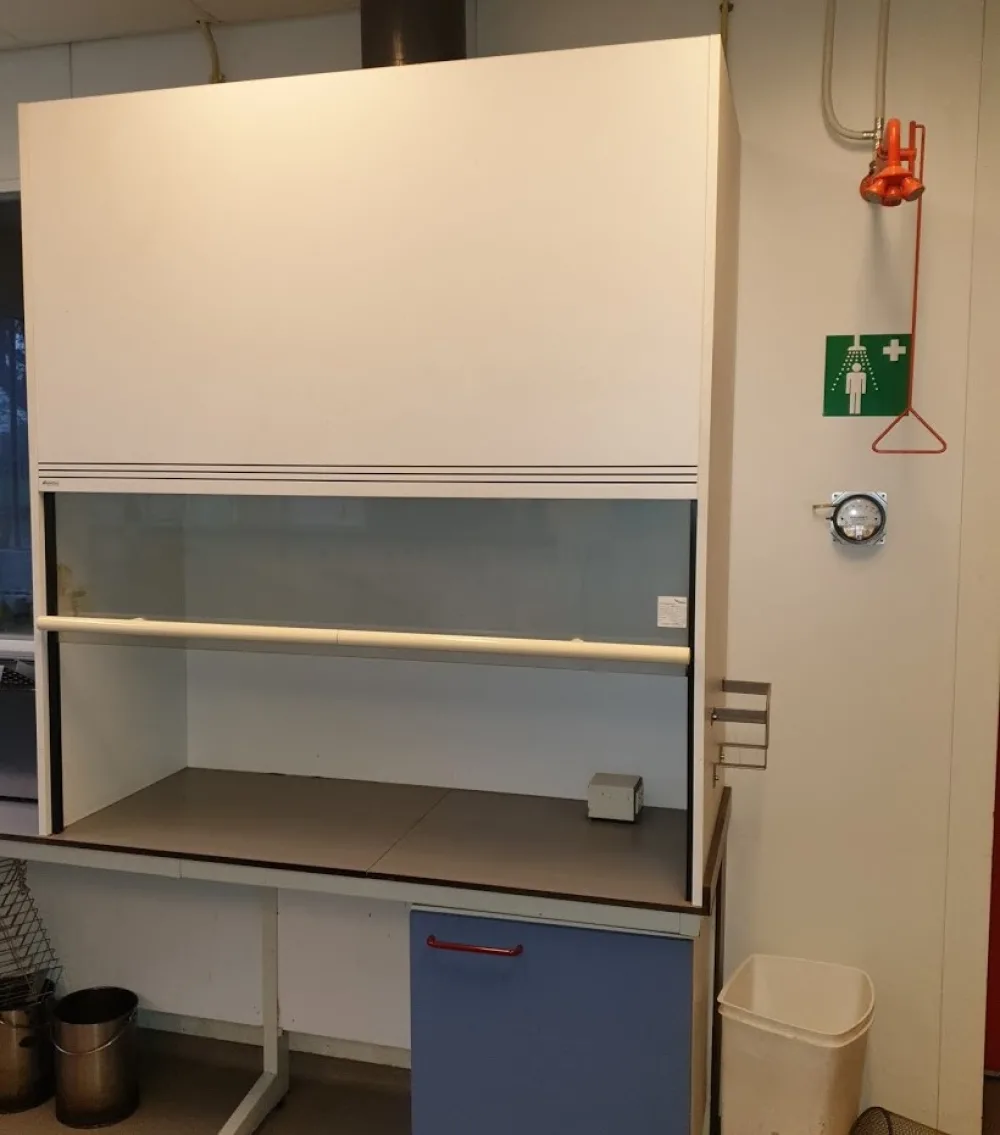 1404 - Used Interfurn fume hood