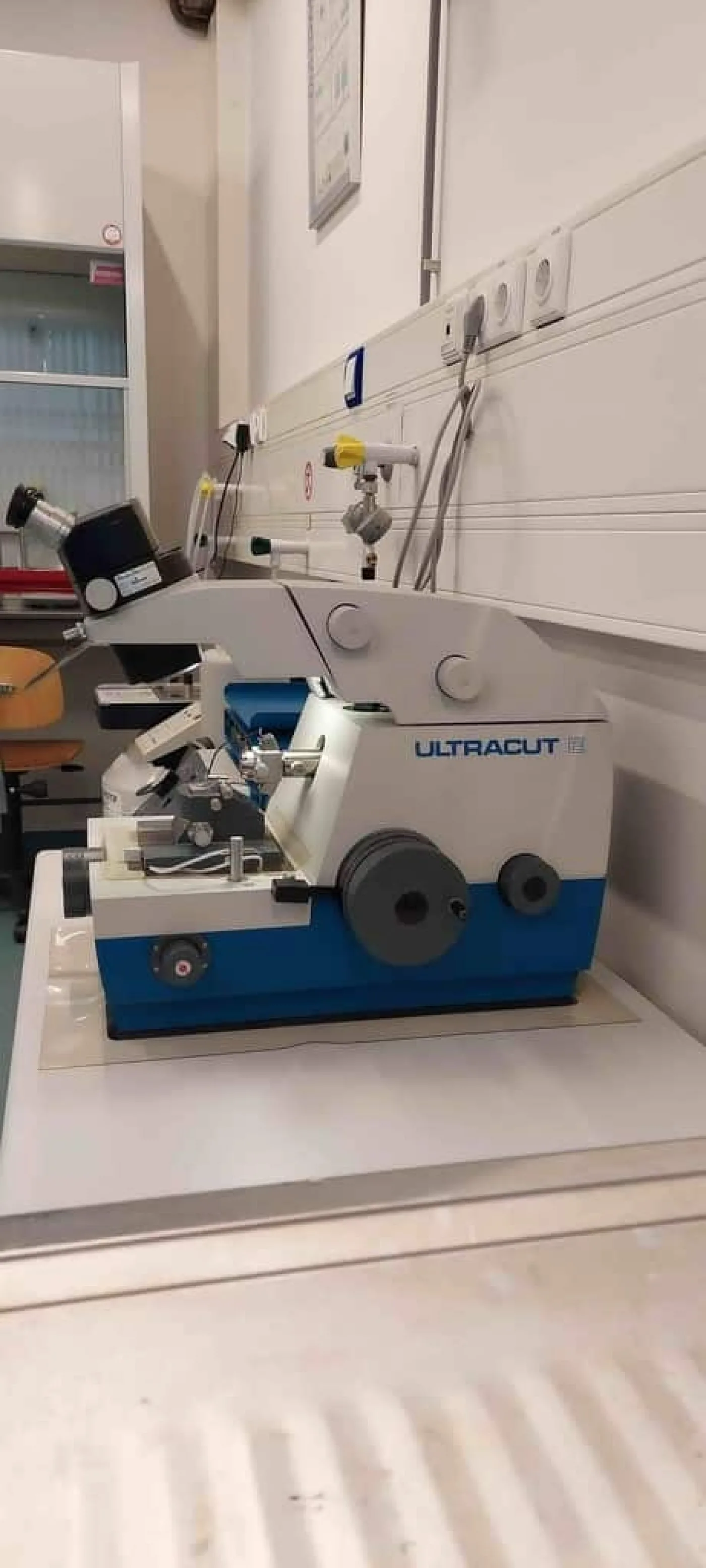 Reichert Jung Ultracut E met FC4 Ultramicrotome - 1