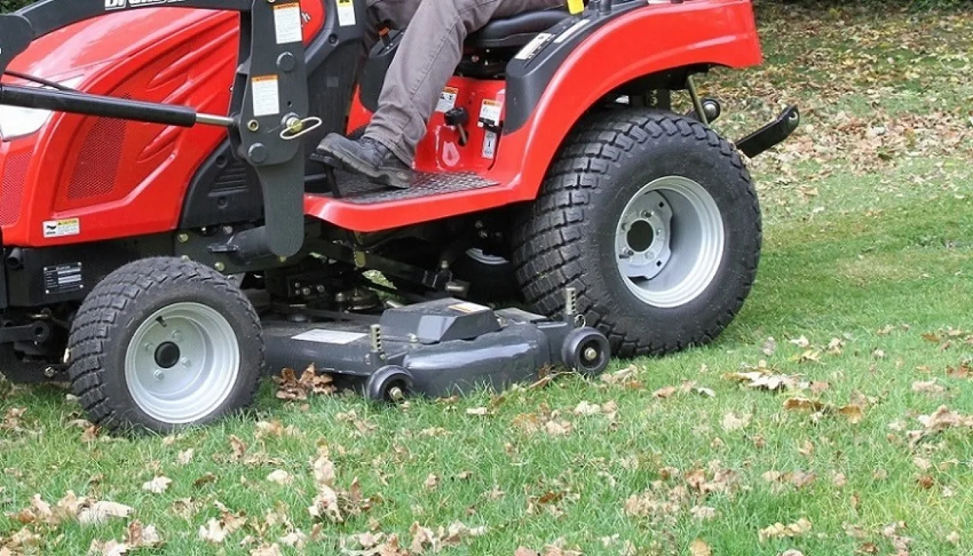 Branson middenonder maaier 137 cm voor 1905H - 1