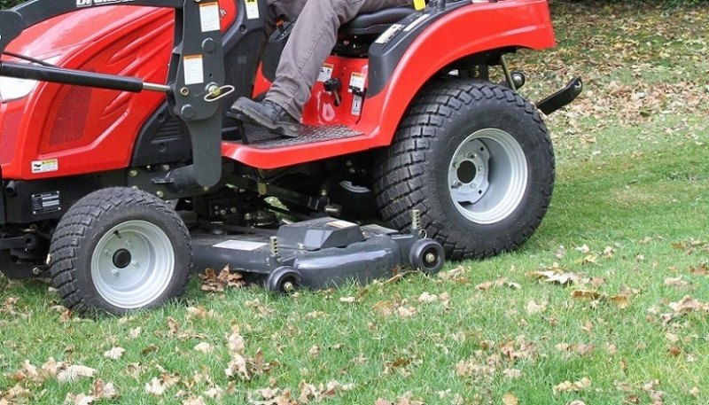 Branson middenonder maaier 137 cm voor 1905H