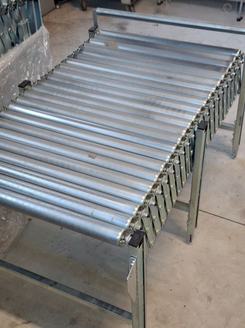 FLEXIBLE ACCORDION-STYLE ROLLER CONVEYOR IN GALVANIZED STEEL, NEW EQUIPMENT