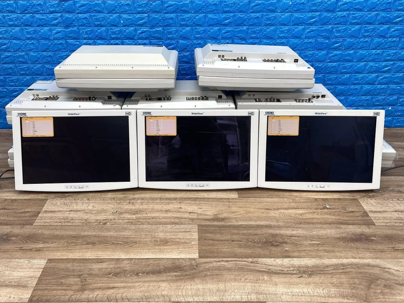 Karl Storz 24 Inch LCD Monitor -23 pieces With supply - 5
