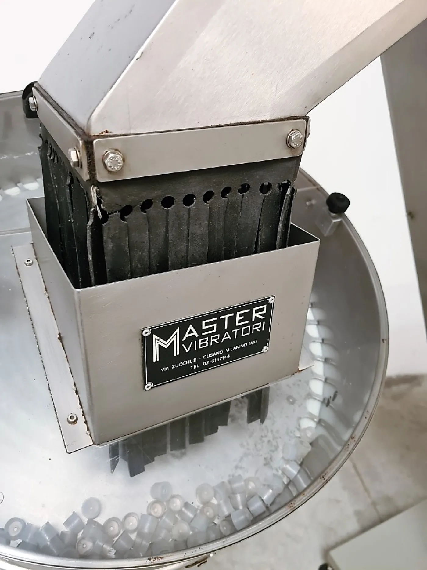ELEVATORE E ALIMENTATORE PER TAPPI – MASTER VIBRATORI - 5