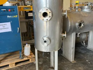 USED STAINLESS STEEL TANK 100 LITERS WITH INTERIOR COIL AND HEAT INSULATION