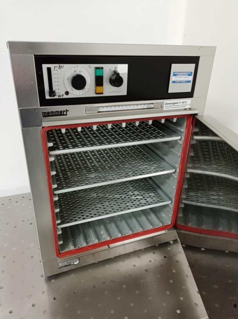 FORNO DI ESSICCAZIONE – MEMMERT – MOD. U 30