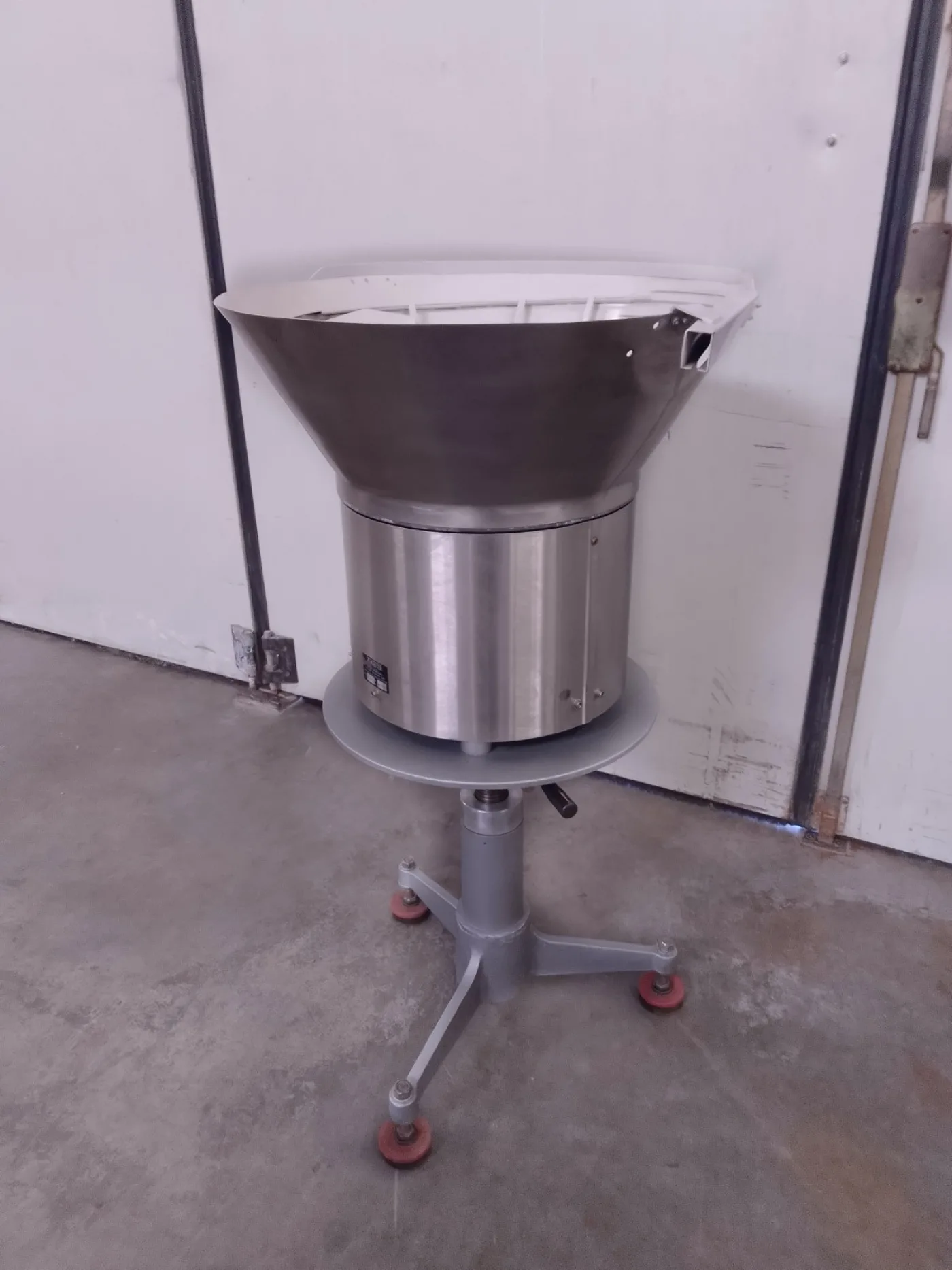 ALIMENTATORE VIBRANTE A TAZZA – 3 MASTER - 2