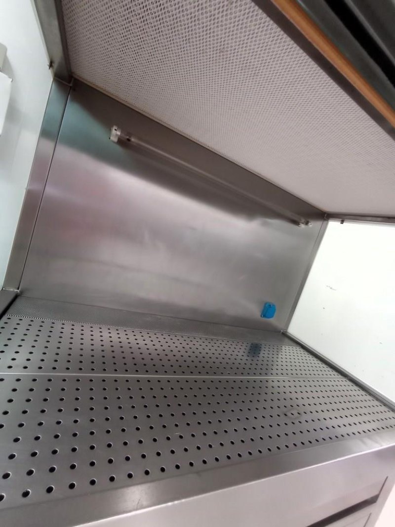 CAPPA A FLUSSO LAMINARE VERTICALE – FASTER – MOD. BIO48