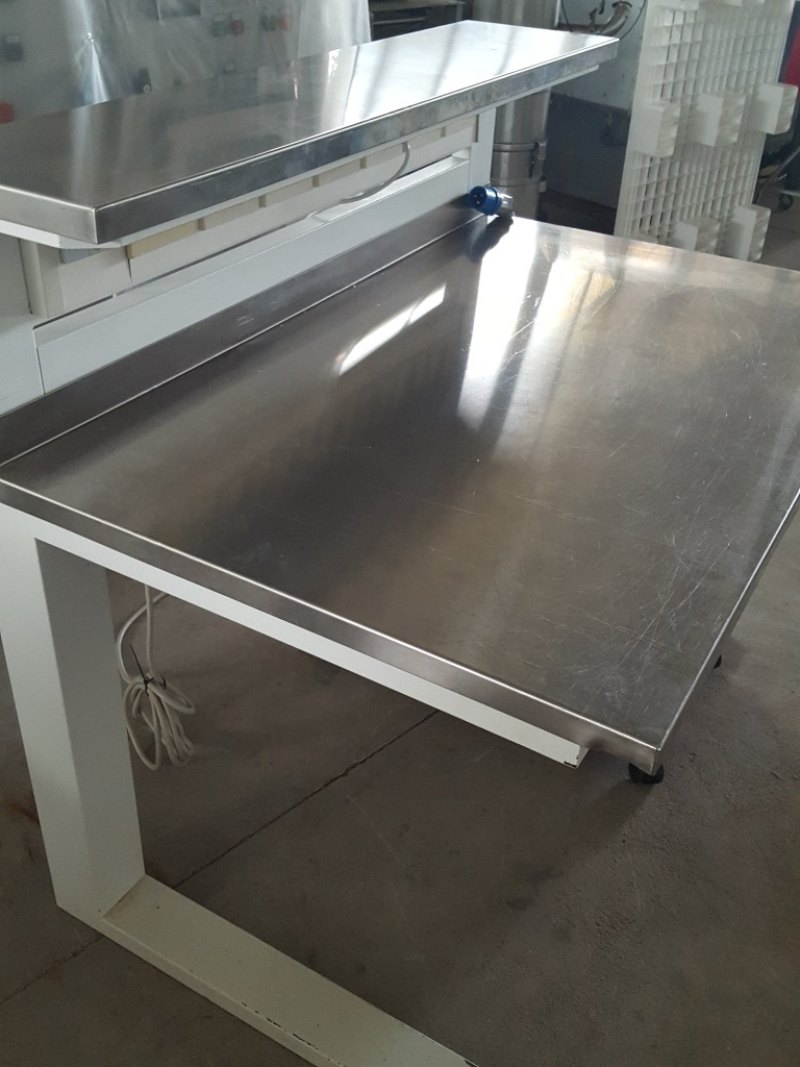 TAVOLO PORTASTRUMENTI IN ACCIAIO INOX
