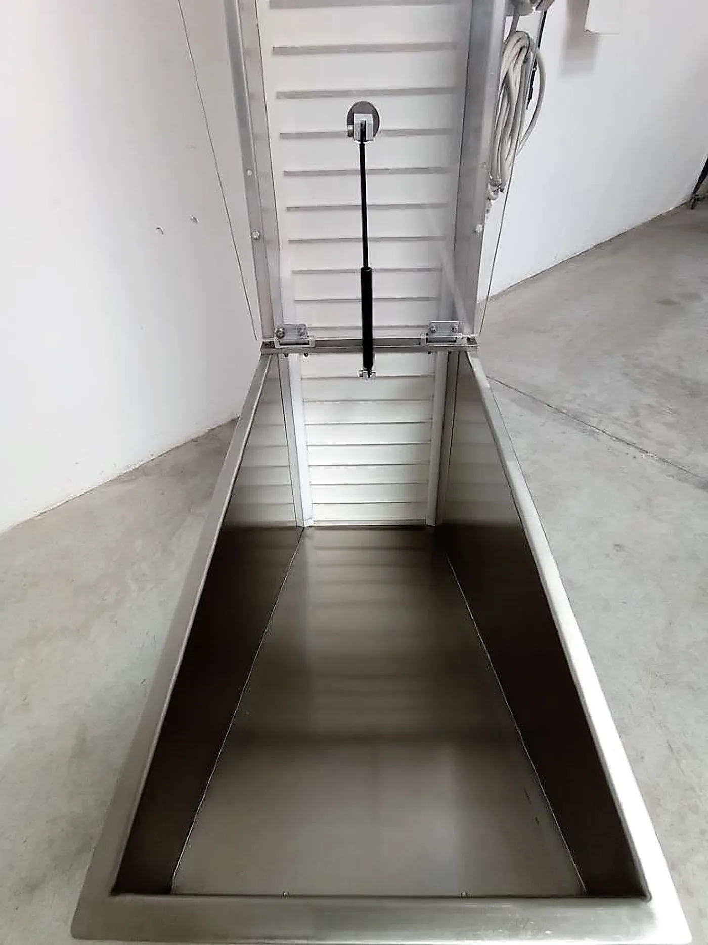ELEVATORE PER TAPPI – NUOVA COMEVI –MOD. COMEV 2 - 4
