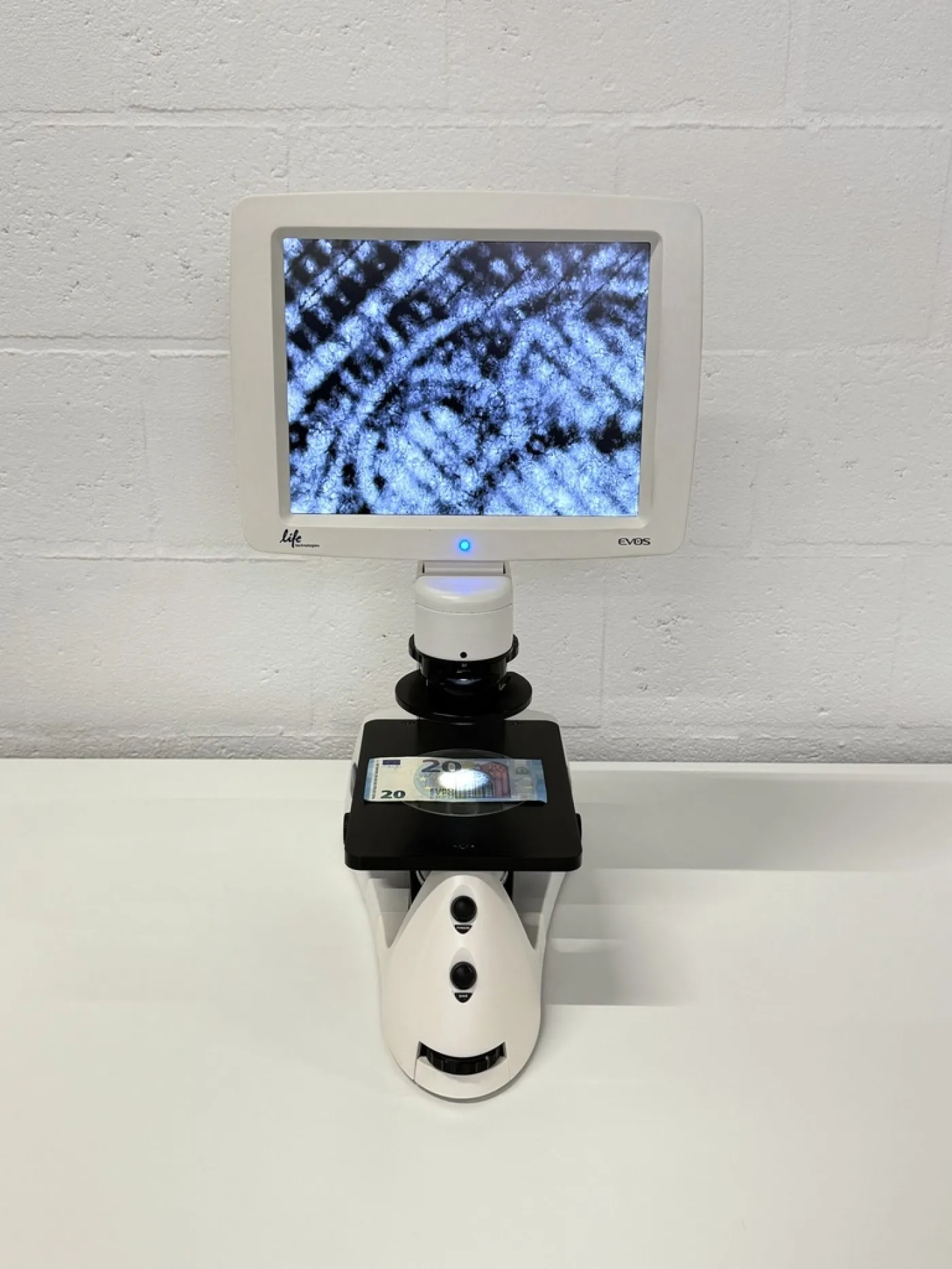 Thermo Fisher EVOS XL Core Imaging System - 1