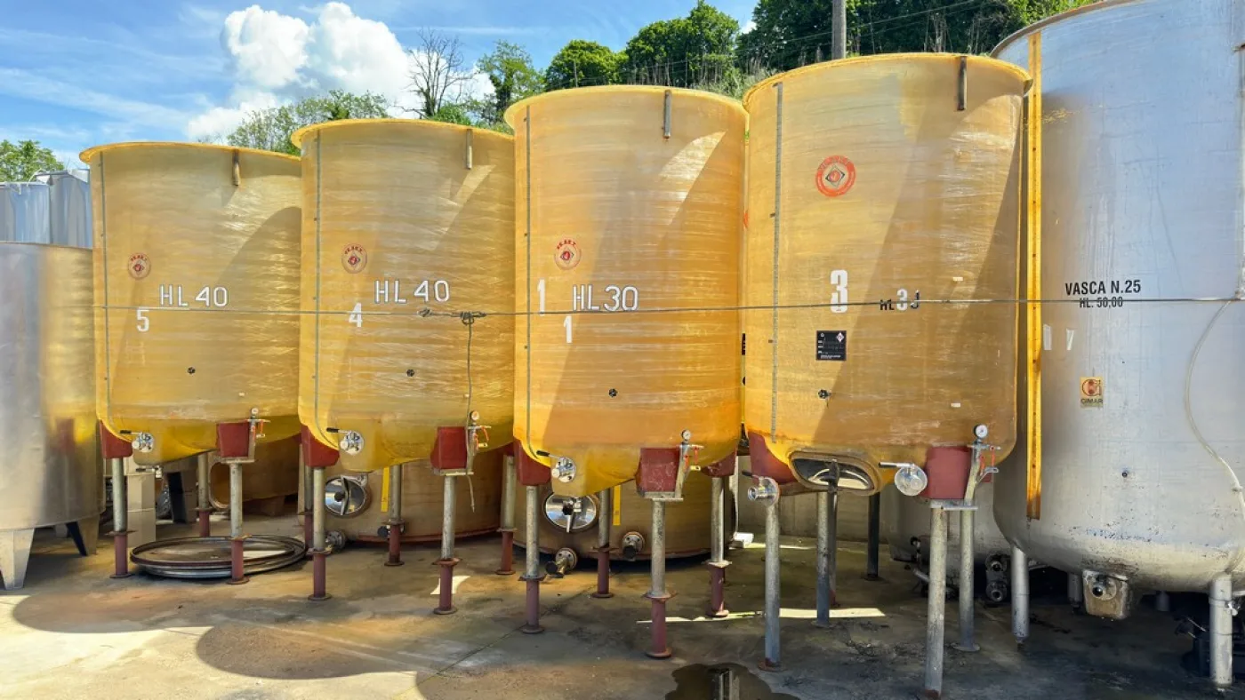 SERIES OF FIBERGLASS TANKS PNEUMATIC MODEL, ON LEGS, WITH AND WITHOUT DOOR, CAPACITY HL 30 AND HL 40 ABOUT, SECOND-HAND EQUIPMENTS - 3